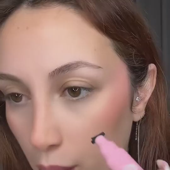 How to use Trop™ Winged Eyeliner Stamp - 2 Sizes - Intense Black, step 1